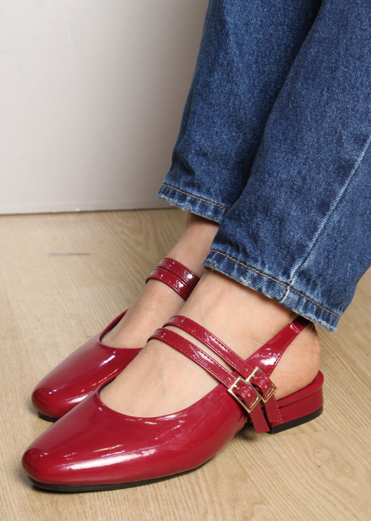 Flats - L-368 Vino