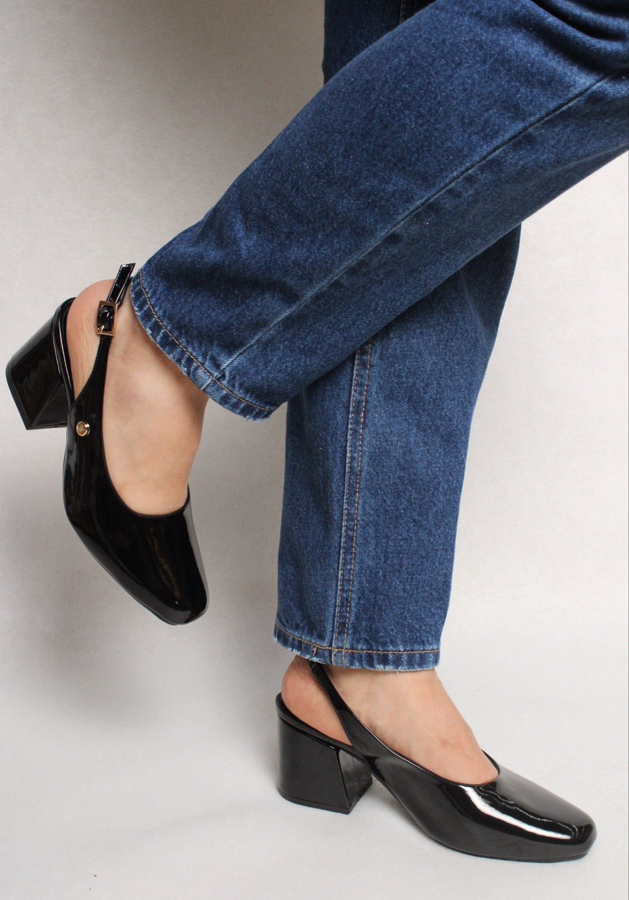 Ref -L-237 Negro charol