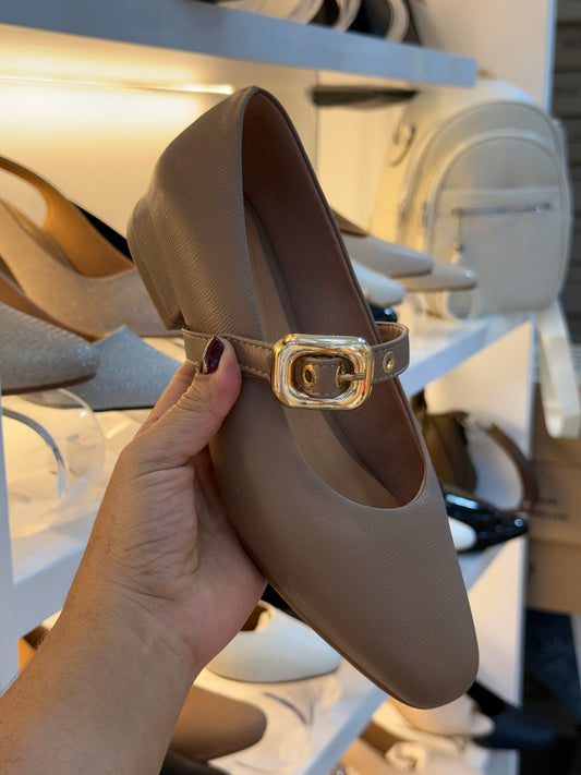 Flats Nude con Hebilla Dorada – Elegancia y Comodidad 1,5 cm
