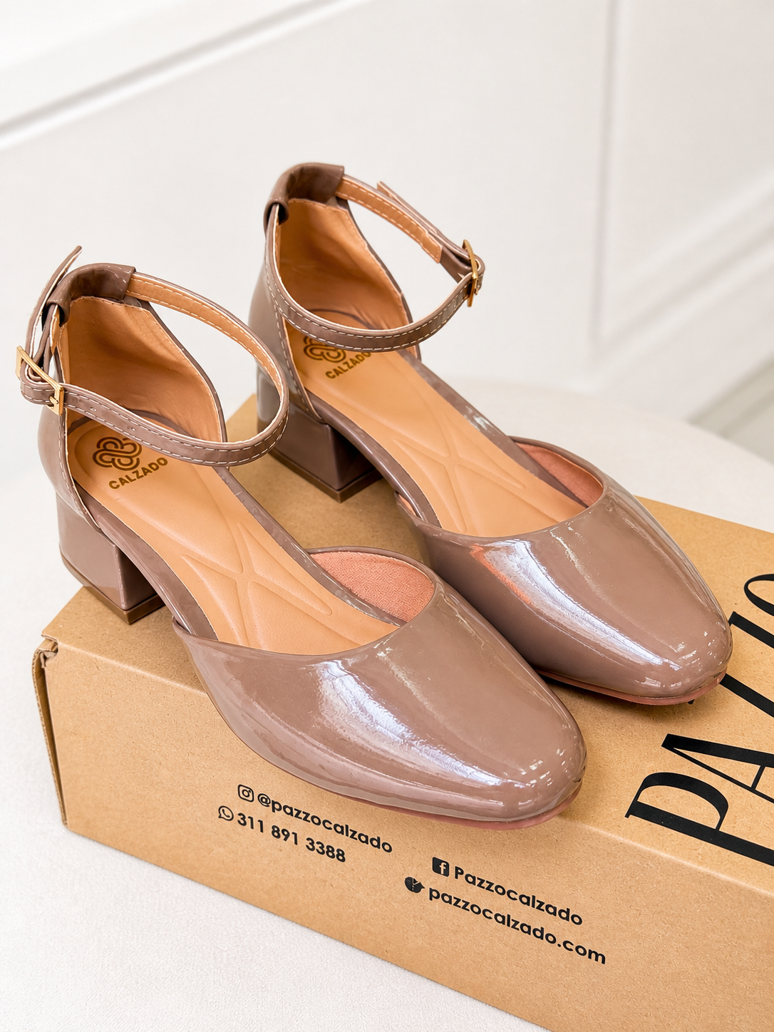 Slingback Taupe Charol – Tacón Bajo Elegante y Súper Cómodo