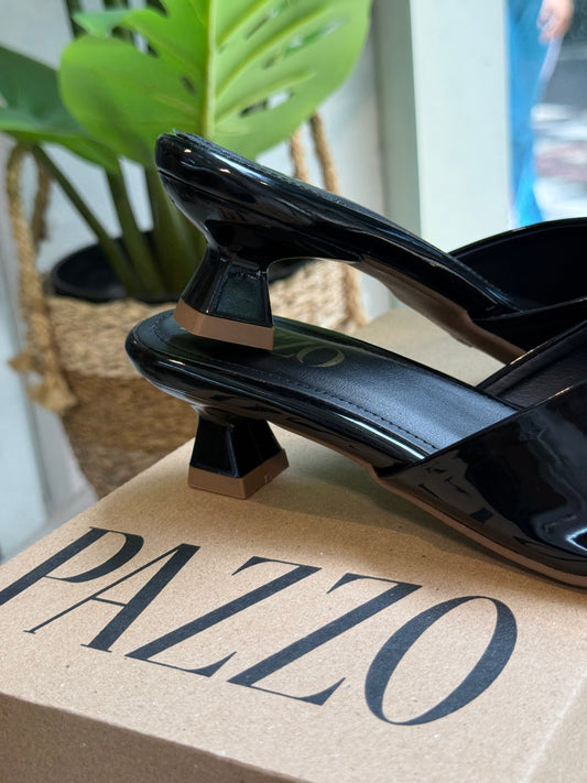 Sandalia Mule Negro  Charol PAZZO – Elegancia y Comodidad Todo el Día