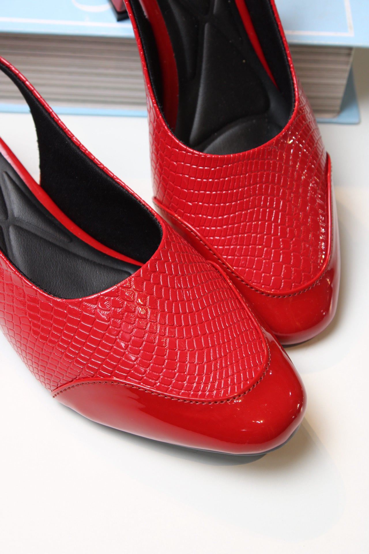Rojo Poder 3.5 cm - El calzado mas cómodo que eleva tu estilo -L-386