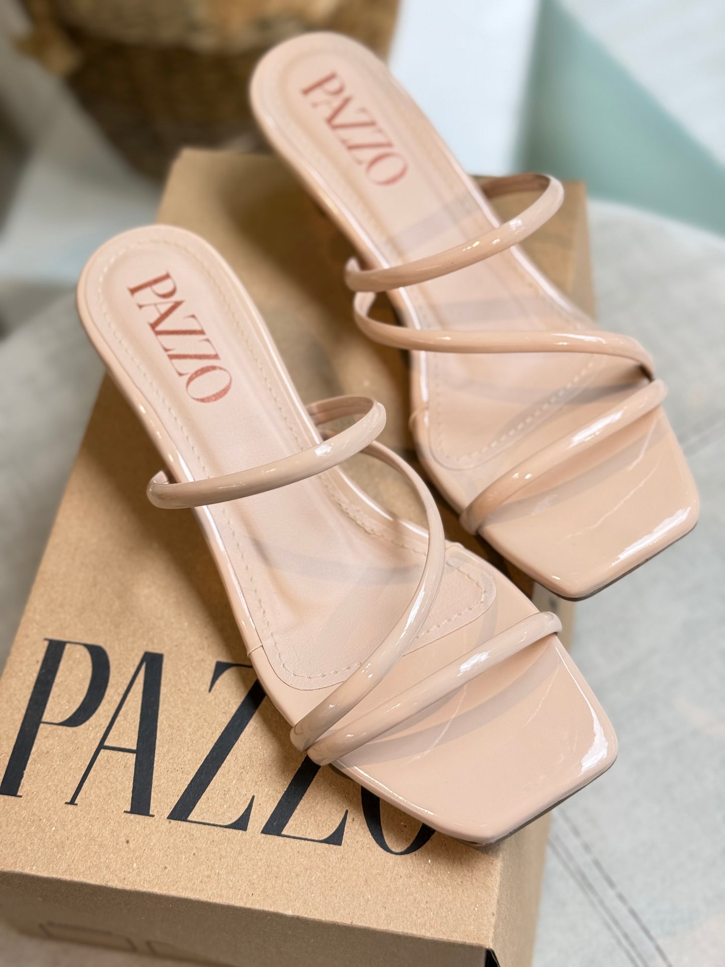 Sandalia Nude Charol Minimal Chic – Tacón Bajo Súper Cómodo