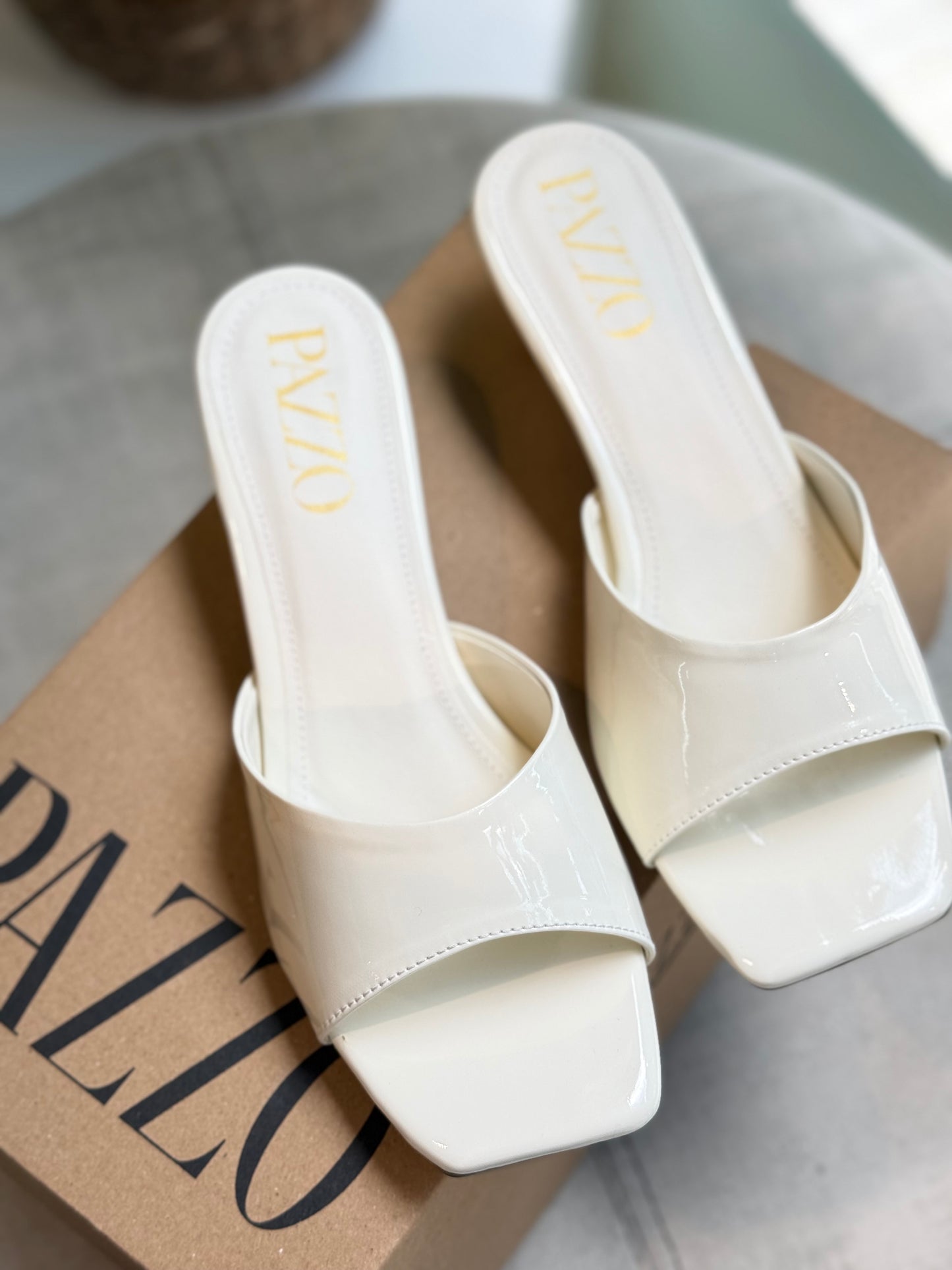 Sandalia Mule Talco Charol PAZZO 3.5 cm – Elegancia y Comodidad Todo el Día