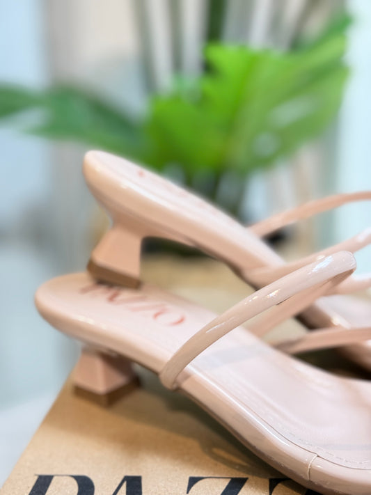Sandalia Nude Charol Minimal Chic – Tacón Bajo Súper Cómodo
